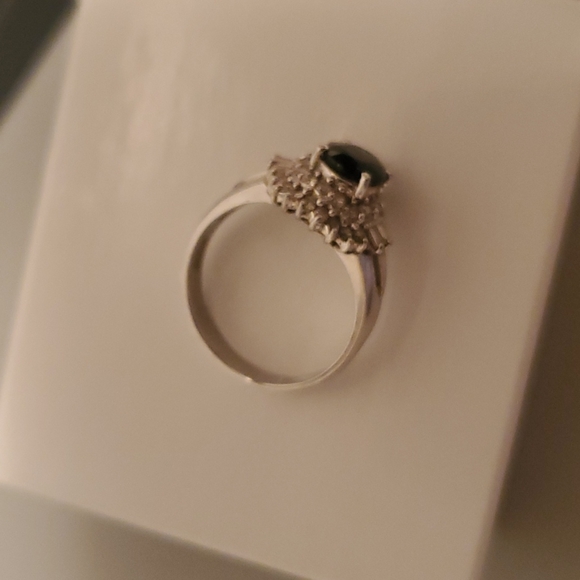 Ring - Picture 3 of 7